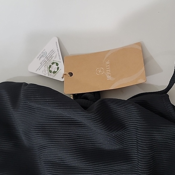 Berlook Backless Ribbed Swimsuit - Picture 3 of 6